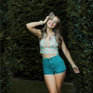 Meet your Posher, Lauren